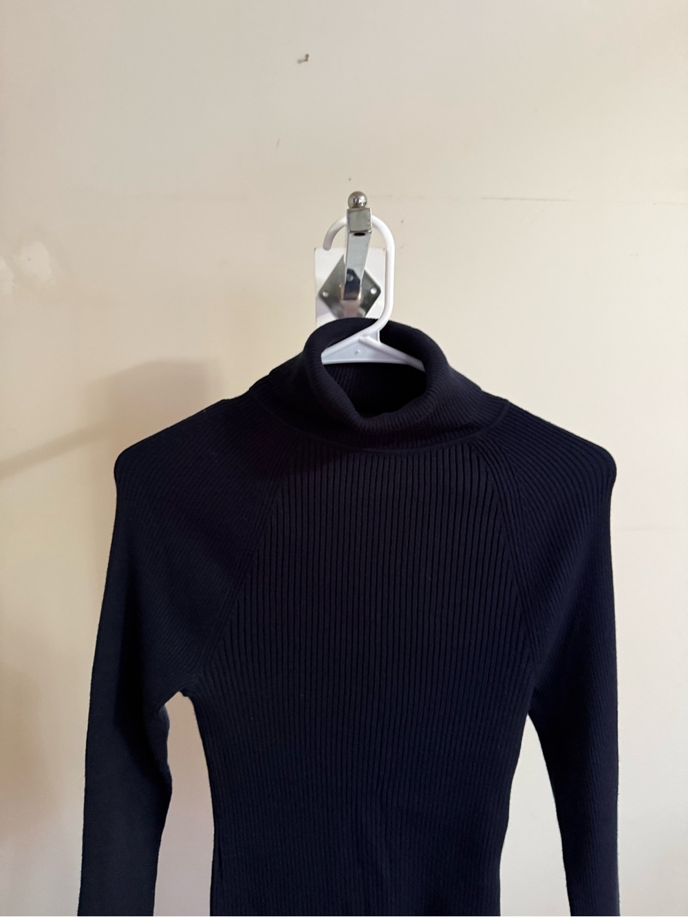 New Banana Republic Ribbed Turtleneck Sweater - Picture 5 of 9